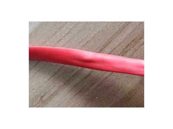 數(shù)據(jù)線(xiàn)鼓包是什么原因