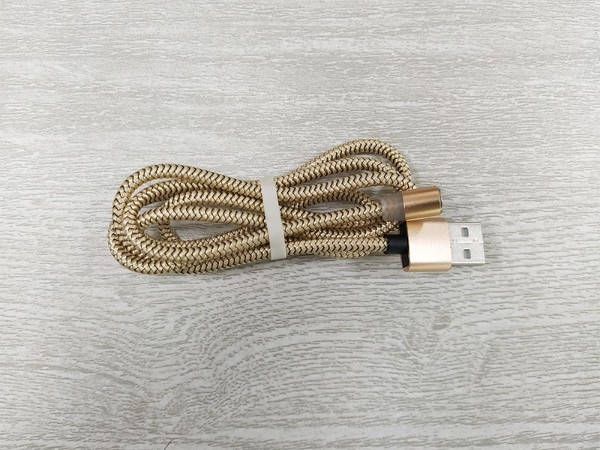 三合一磁吸數(shù)據(jù)線，聯(lián)鑫德誠(chéng)數(shù)據(jù)線定制廠家